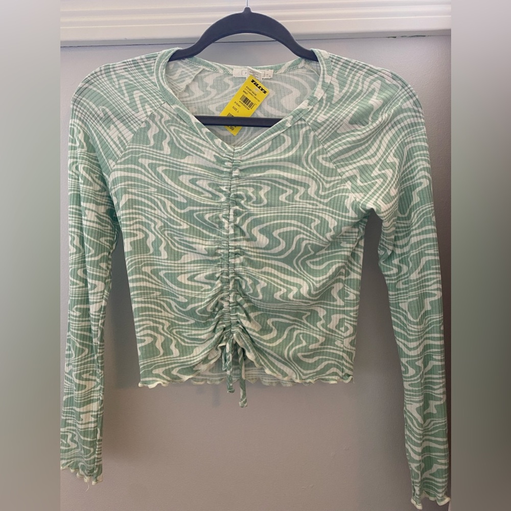 Full Tilt Green & White Patterned Long Sleeve from Tilly’s